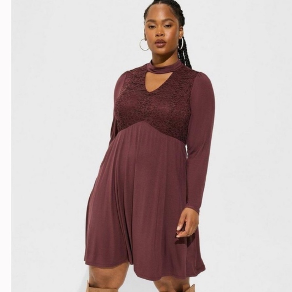 Torrid Plus Size 2X At the Knee Super Soft Lace Bodice Mock Neck‎ Skater Dress